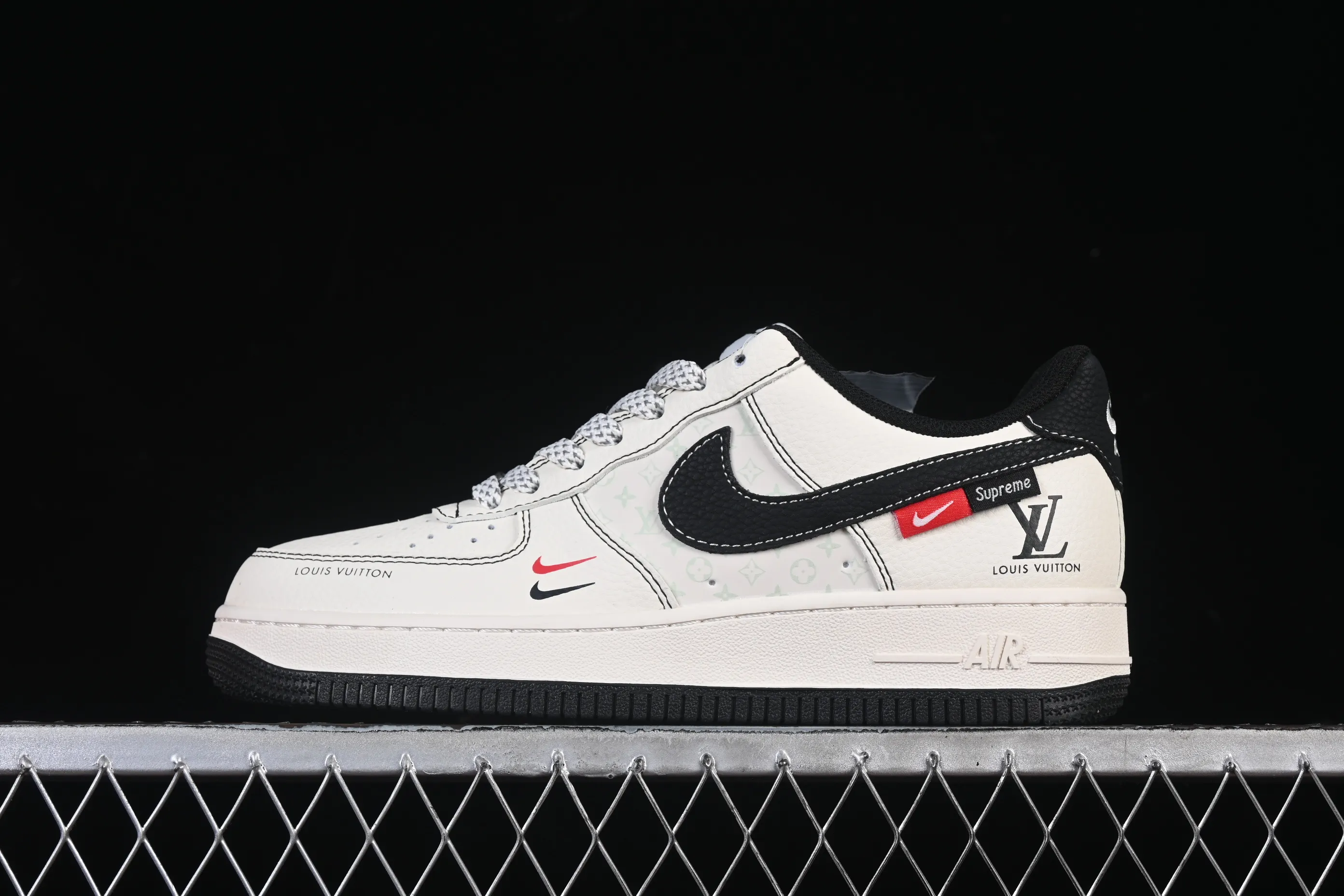 All categories Nk Air Force 1 Air Force series Nk Air Force 1 Low Air Force low top Nike Air Force 1'07 Low LV co-branded printed beige black and red Air Force 1 low-top casual sneakers MZ9588-812